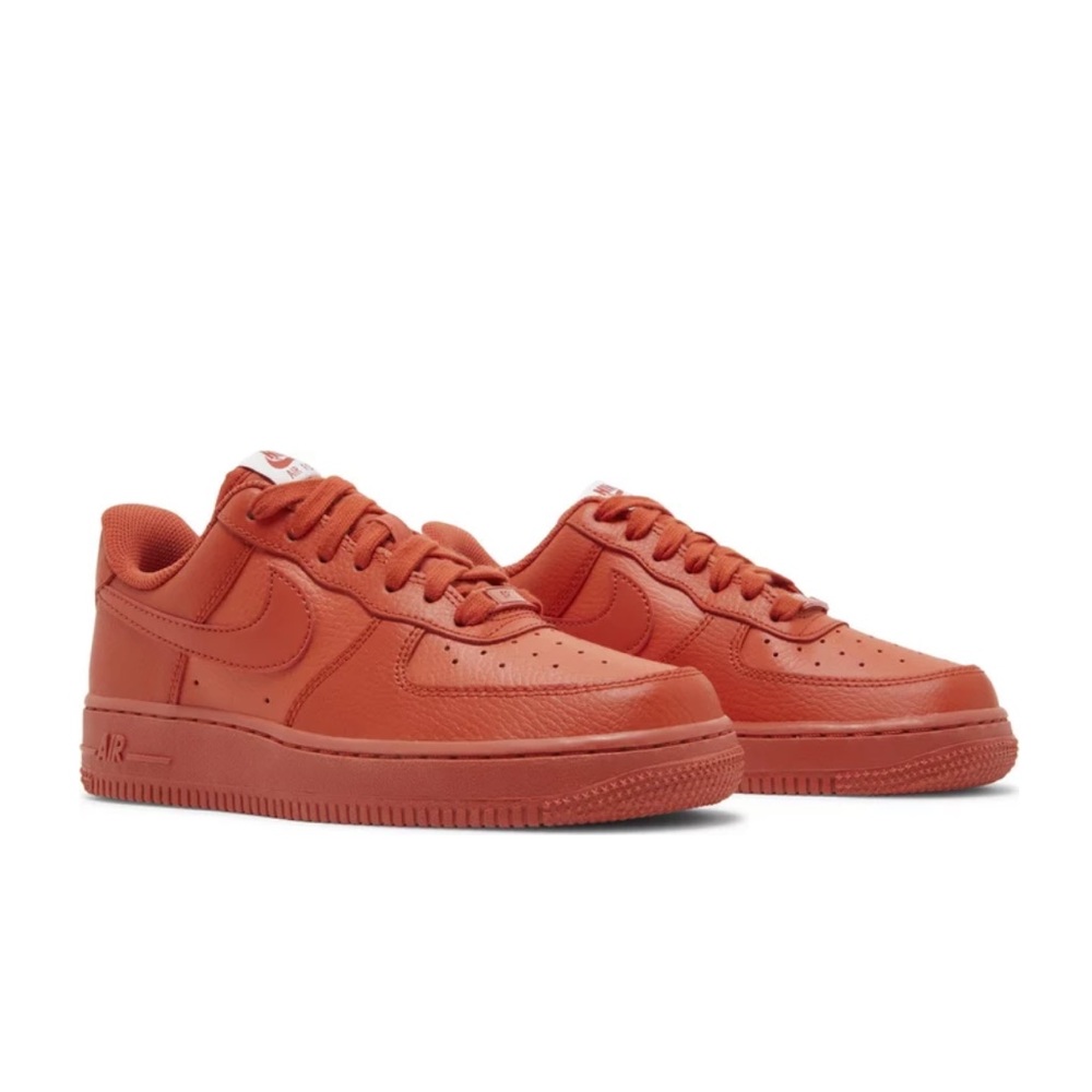 🧡 Women’s Air Force 1 '07 'Triple Orange Size 8